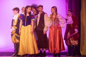 Snow White and the 11½ Dwarfs show photos