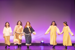 Snow White and the 11½ Dwarfs show photos