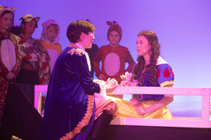 Snow White and the 11½ Dwarfs show photos