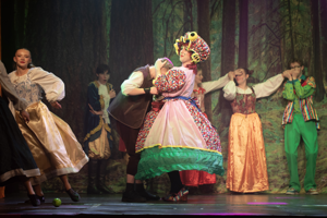 Snow White and the 11½ Dwarfs show photos