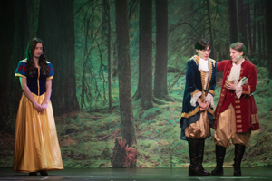 Snow White and the 11½ Dwarfs show photos