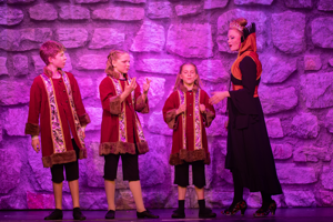 Snow White and the 11½ Dwarfs show photos