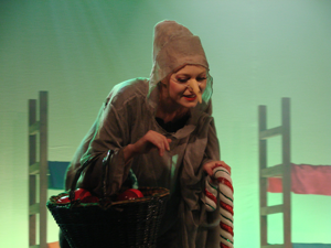 Snow White and the 11½ Dwarfs show photos