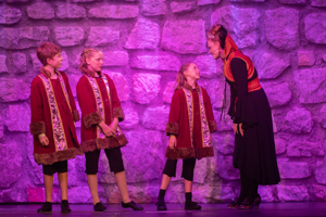 Snow White and the 11½ Dwarfs show photos