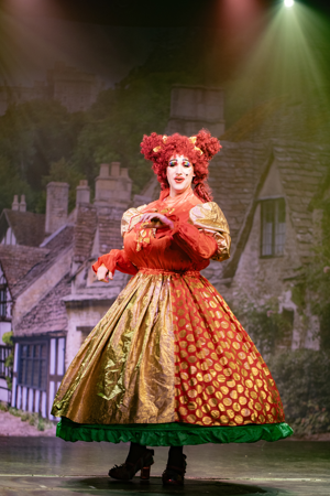 Snow White and the 11½ Dwarfs show photos