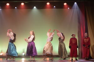 Snow White and the 11½ Dwarfs show photos