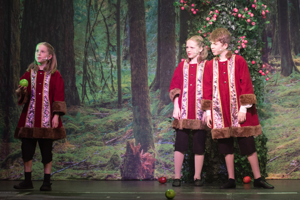 Snow White and the 11½ Dwarfs show photos
