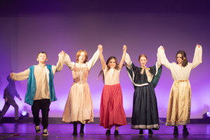 Snow White and the 11½ Dwarfs show photos