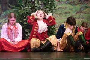 Snow White and the 11½ Dwarfs show photos