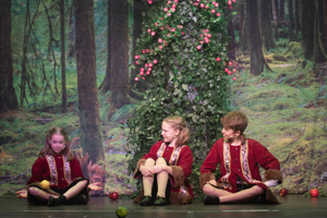 Snow White and the 11½ Dwarfs show photos