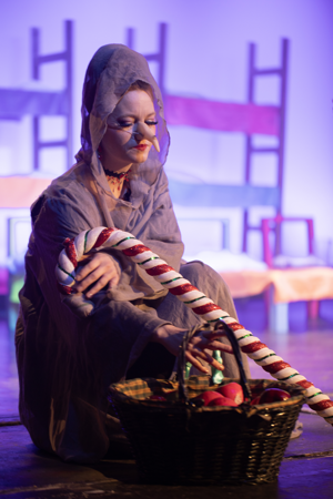 Snow White and the 11½ Dwarfs show photos